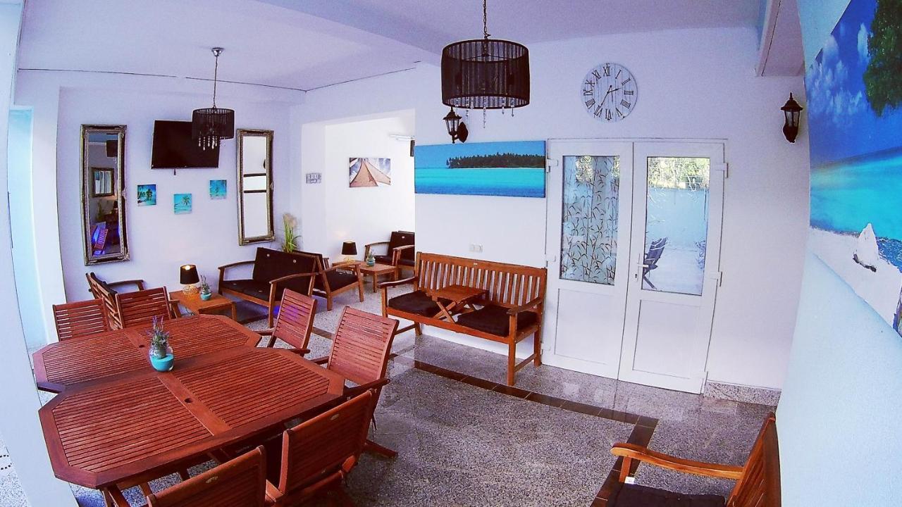 Villa Mit Whirlpool Fuer 32 Per Цриквеница Экстерьер фото