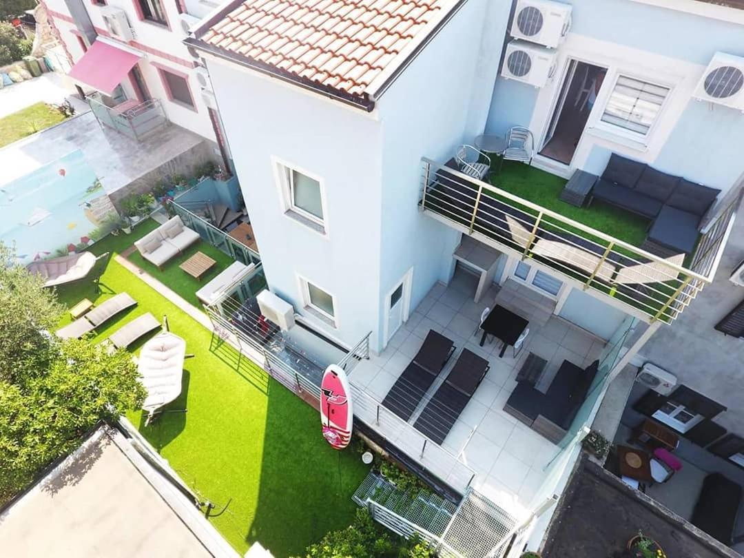 Villa Mit Whirlpool Fuer 32 Per Цриквеница Экстерьер фото