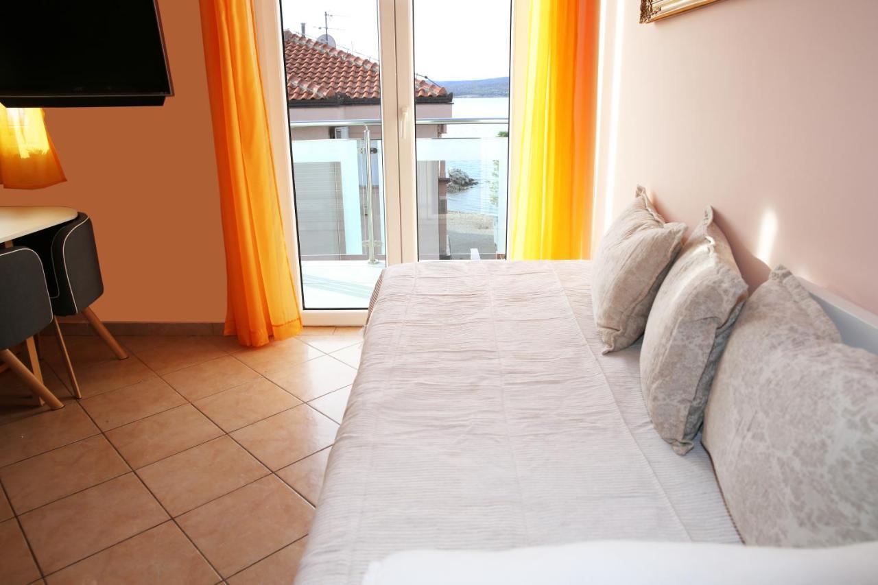 Villa Mit Whirlpool Fuer 32 Per Цриквеница Экстерьер фото