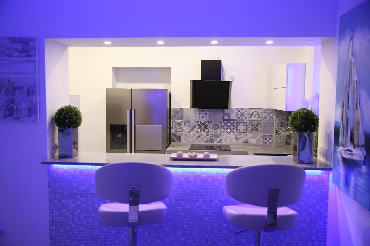 Villa Mit Whirlpool Fuer 32 Per Цриквеница Экстерьер фото