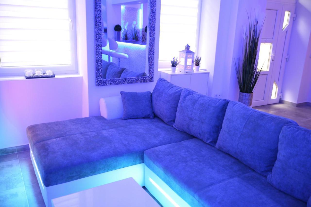 Villa Mit Whirlpool Fuer 32 Per Цриквеница Экстерьер фото