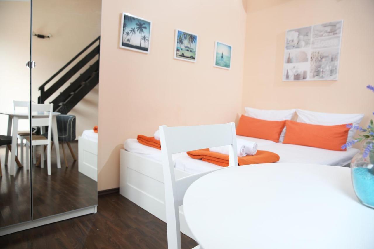 Villa Mit Whirlpool Fuer 32 Per Цриквеница Экстерьер фото