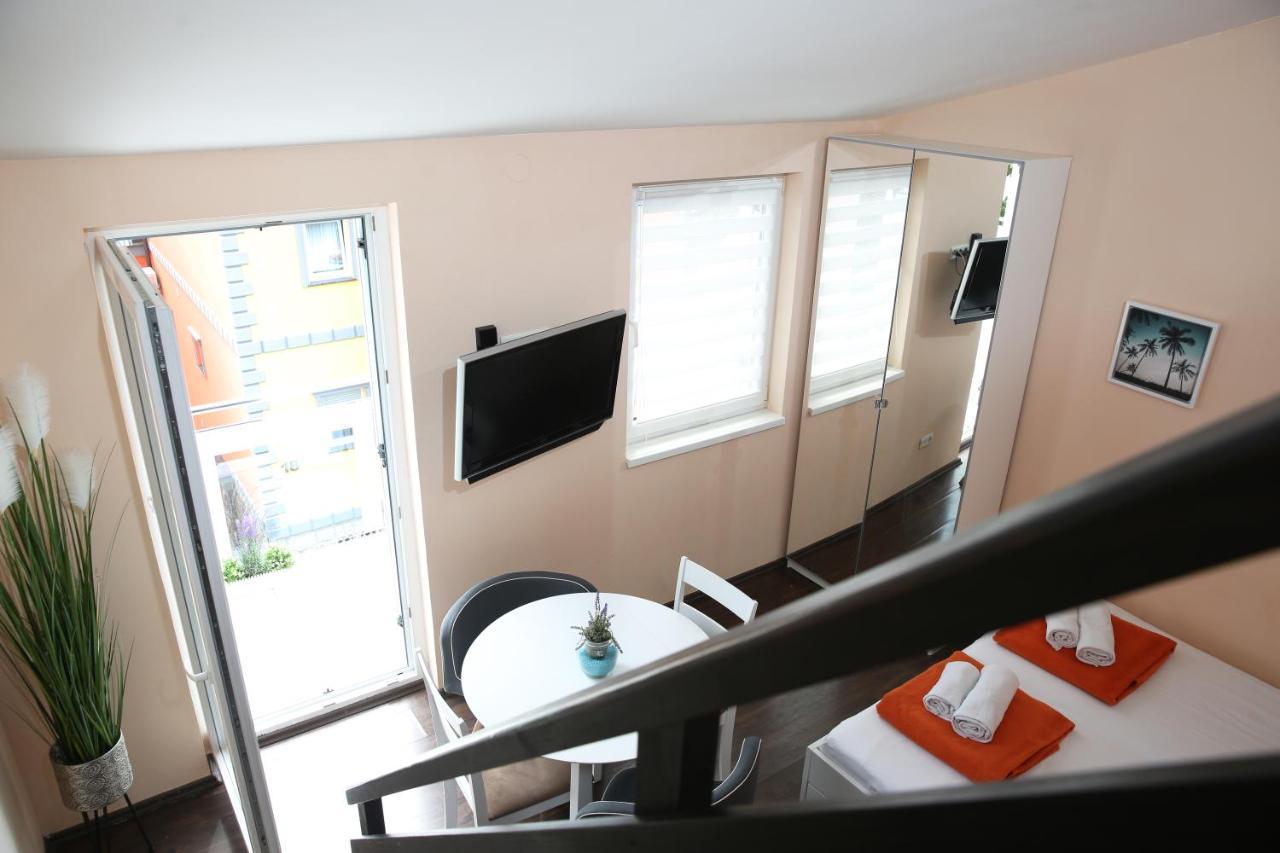 Villa Mit Whirlpool Fuer 32 Per Цриквеница Экстерьер фото